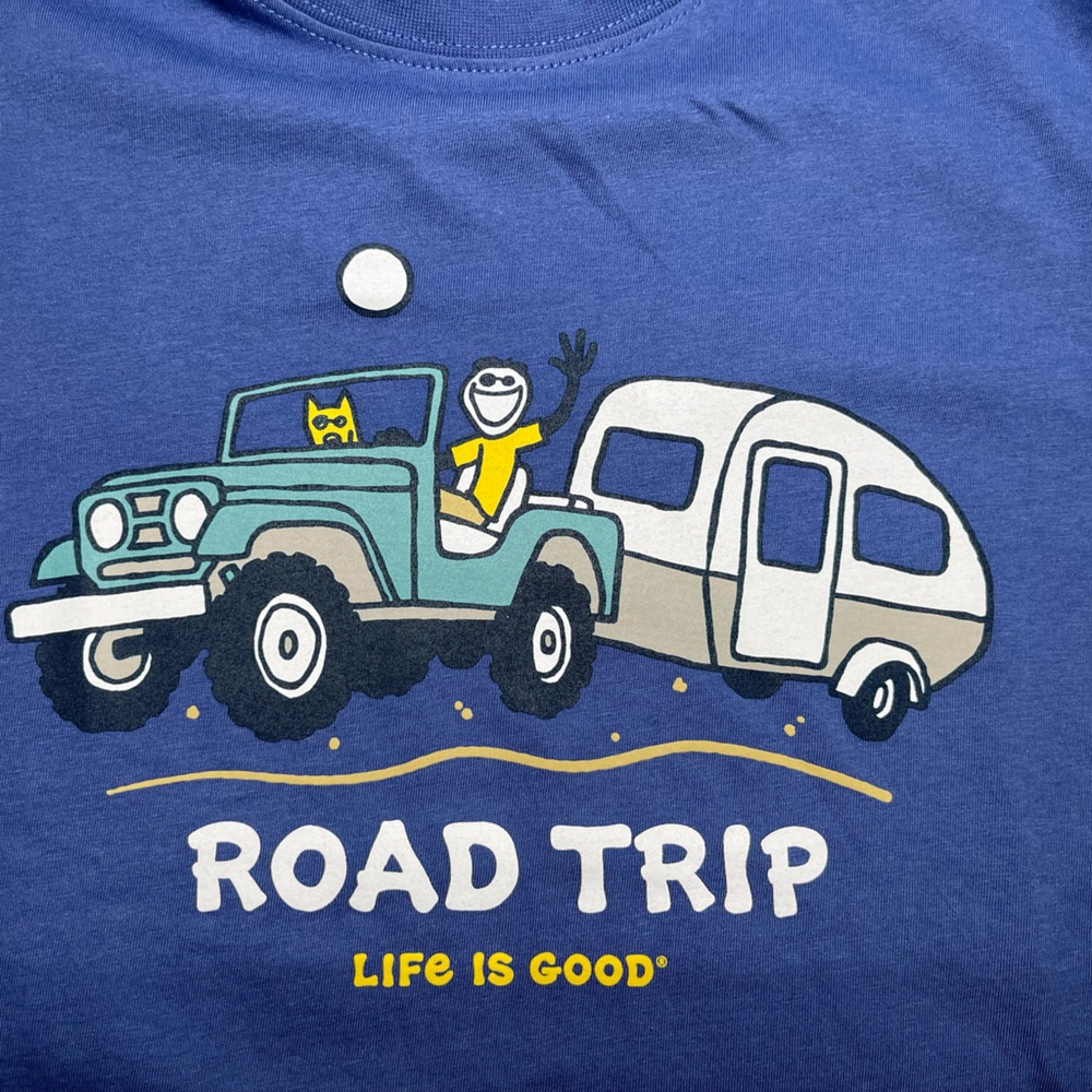 NWT LIFE IS GOOD LIG CAMPER  "ROAD TRIP" JAKE & ROCKET  T SHIRT SS TRAVEL M